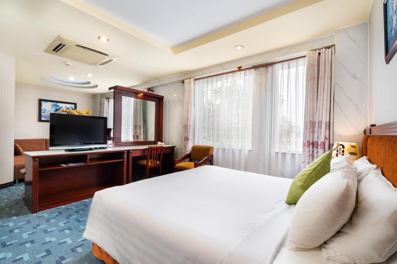 Lucasta Saigon Khách sạn 3*