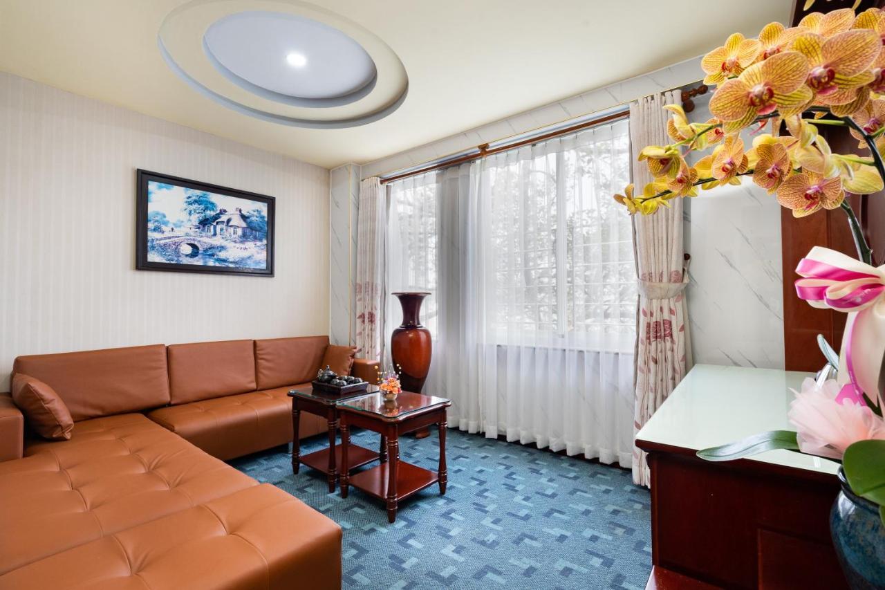 Khách sạn Lucasta Saigon