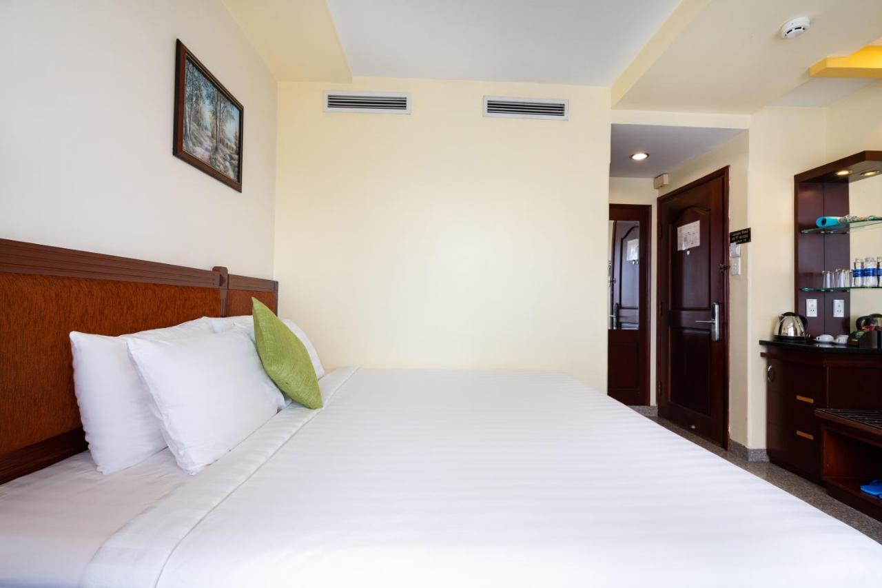 Khách sạn Lucasta Saigon 3*